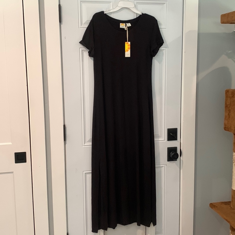 NWT -C&C California Short-Sleeve Tee Shirt Maxi in Black size Large.